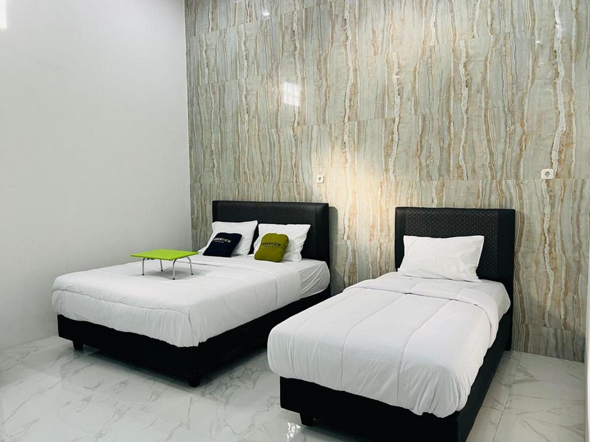 Urbanview Hotel Nimara Ngawi By Reddoorz Exteriör bild