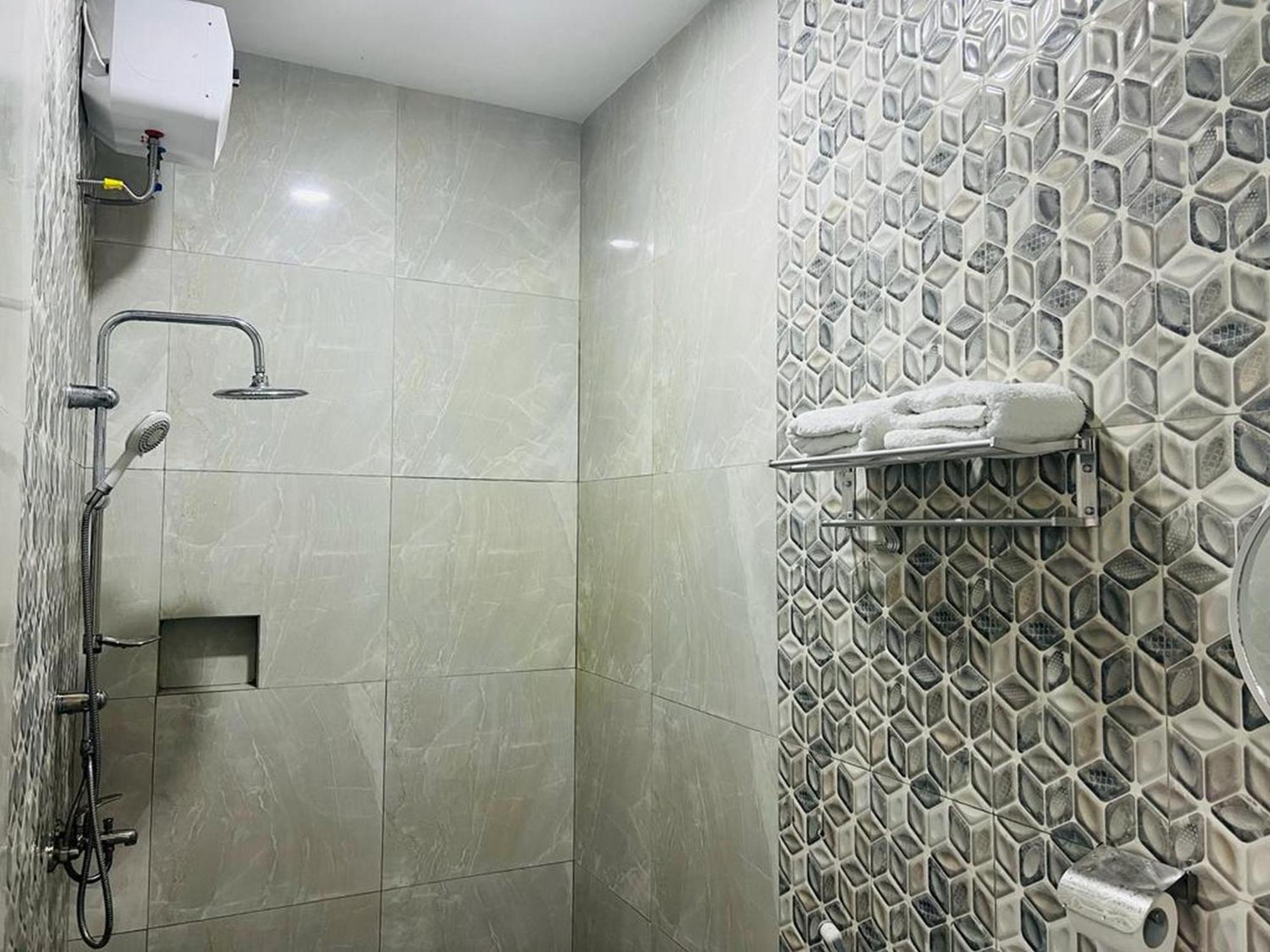 Urbanview Hotel Nimara Ngawi By Reddoorz Exteriör bild