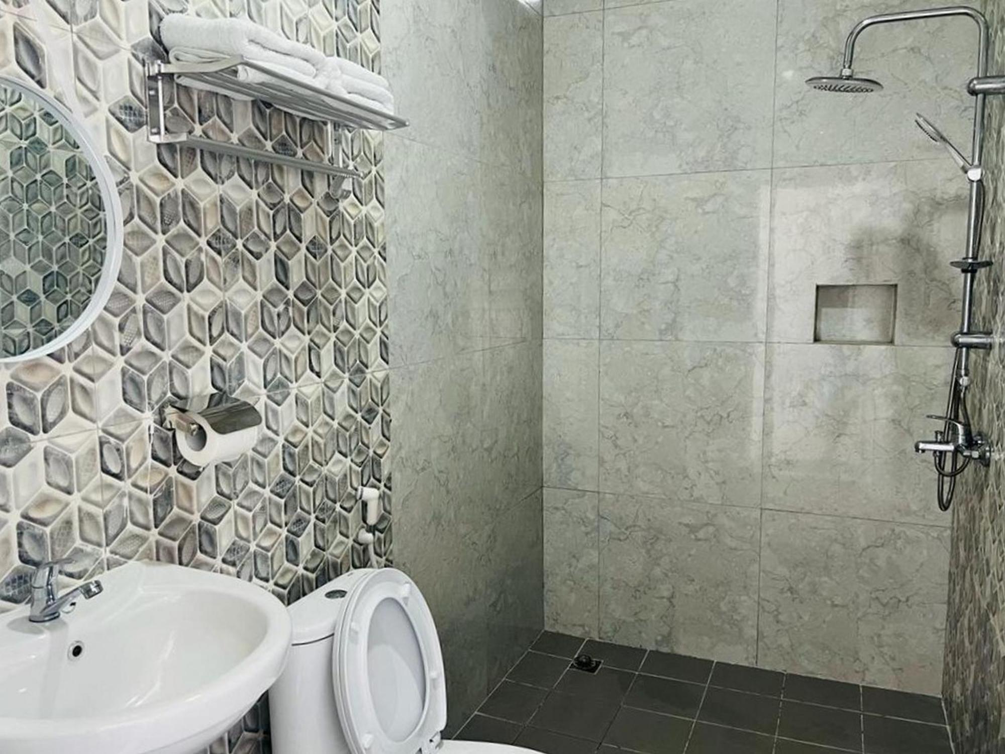 Urbanview Hotel Nimara Ngawi By Reddoorz Exteriör bild