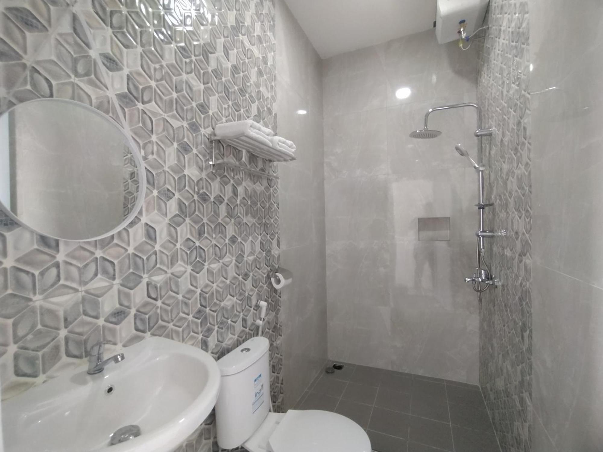 Urbanview Hotel Nimara Ngawi By Reddoorz Exteriör bild