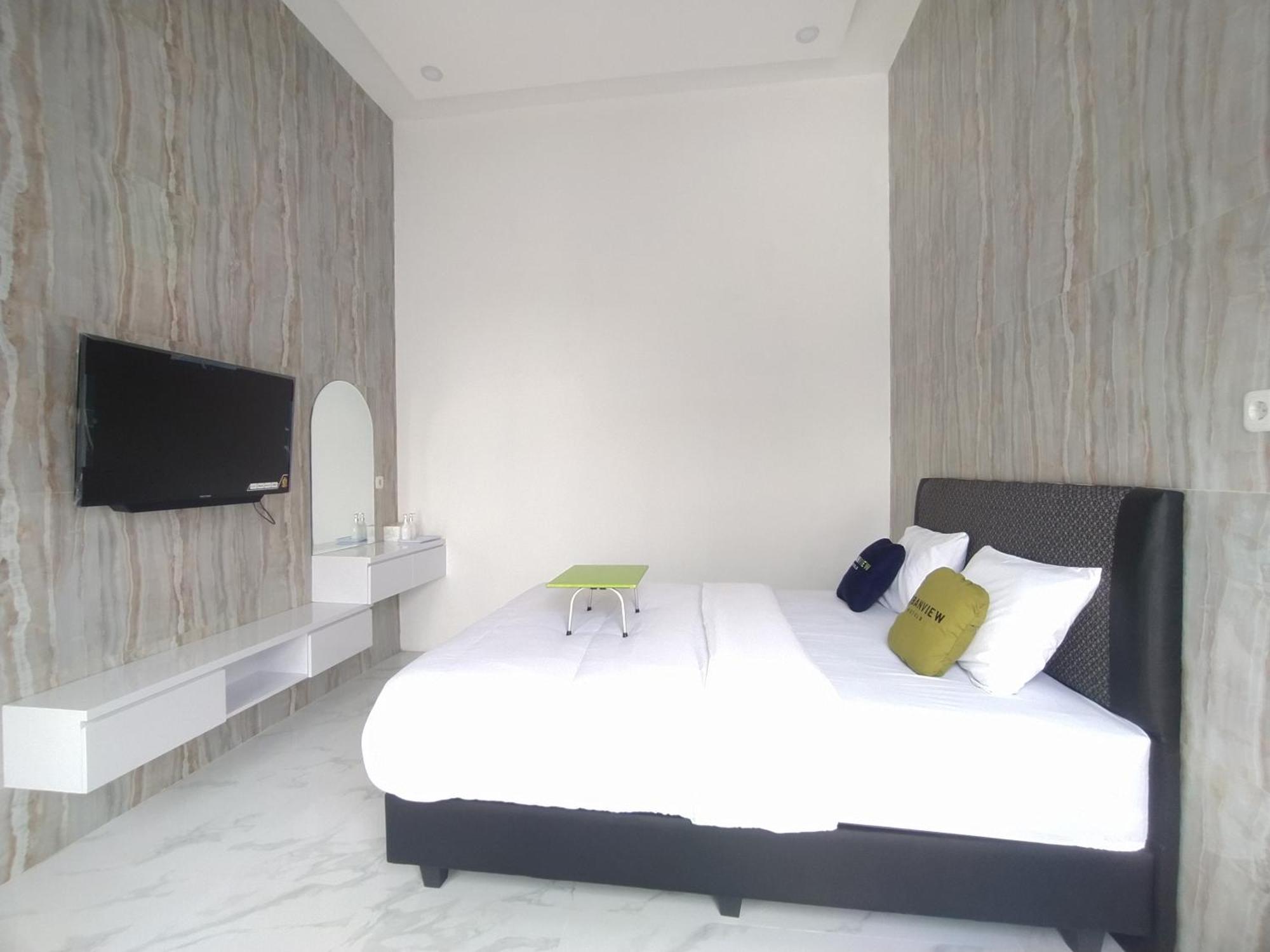 Urbanview Hotel Nimara Ngawi By Reddoorz Exteriör bild