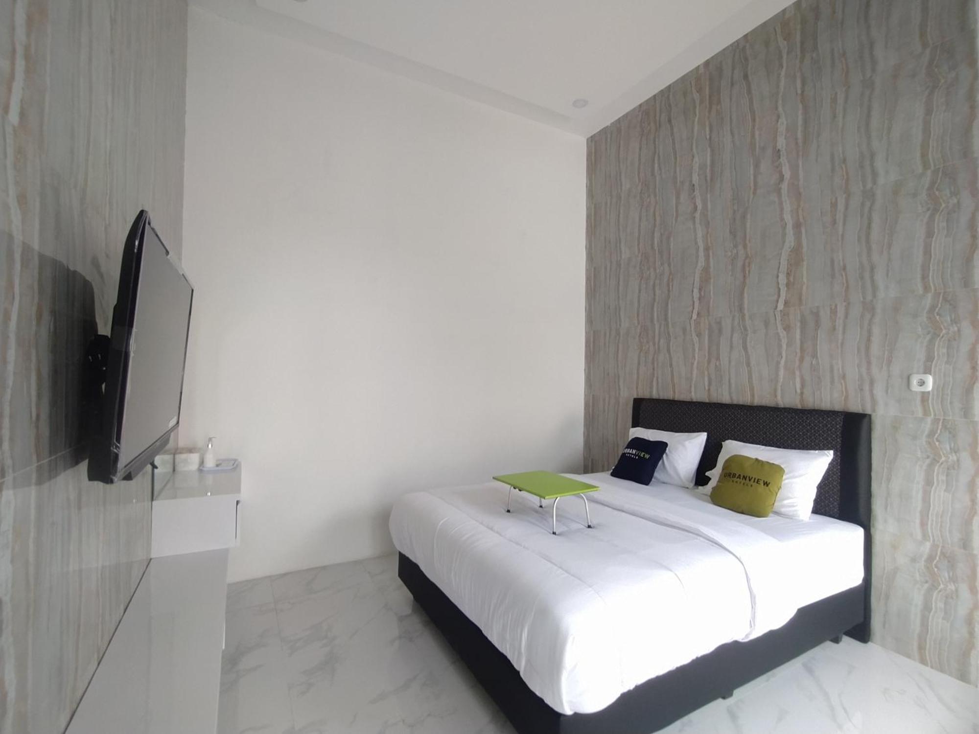 Urbanview Hotel Nimara Ngawi By Reddoorz Exteriör bild