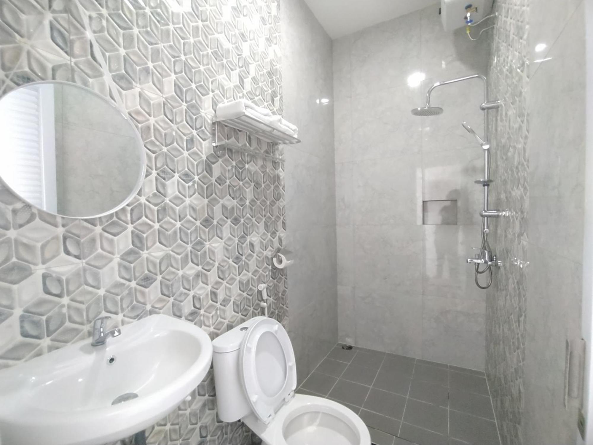 Urbanview Hotel Nimara Ngawi By Reddoorz Exteriör bild